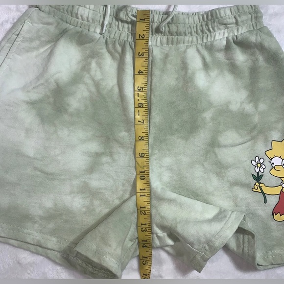 Lisa Simpson Sweatshirt/Shorts set size XS/S - Picture 15 of 16